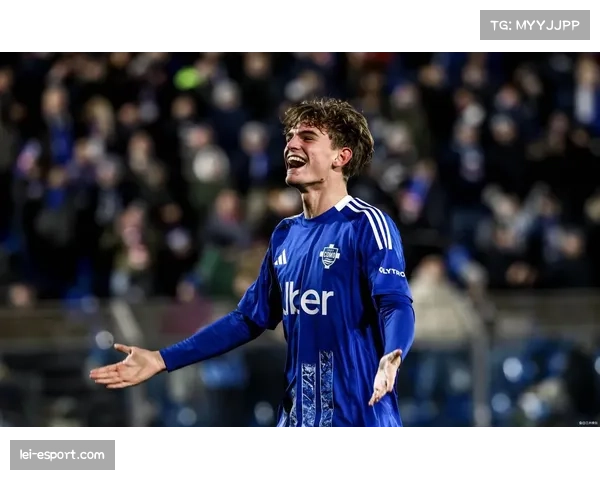 科莫总监:皇马中场竞争激烈 帕斯依旧有机会争夺主力位置 科莫总监:皇马中场竞争激烈 帕斯依旧有机会争夺主力位置