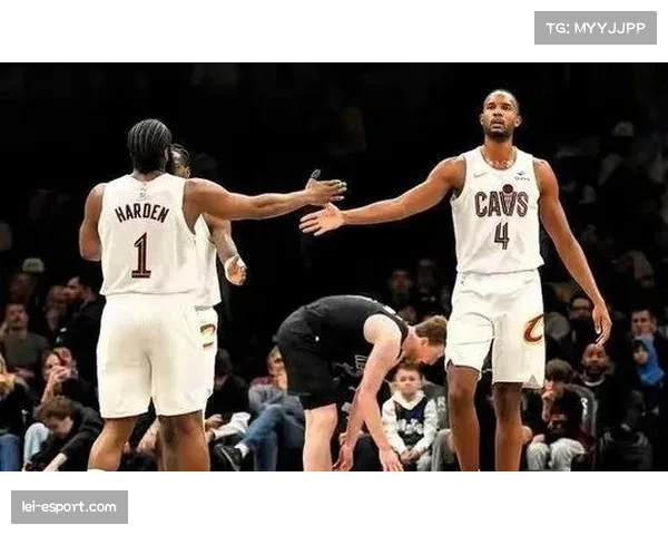 骑士哈登莫布里挡拆组合效率惊人,13次配合产出26分 骑士哈登莫布里挡拆组合效率惊人,13次配合产出26分